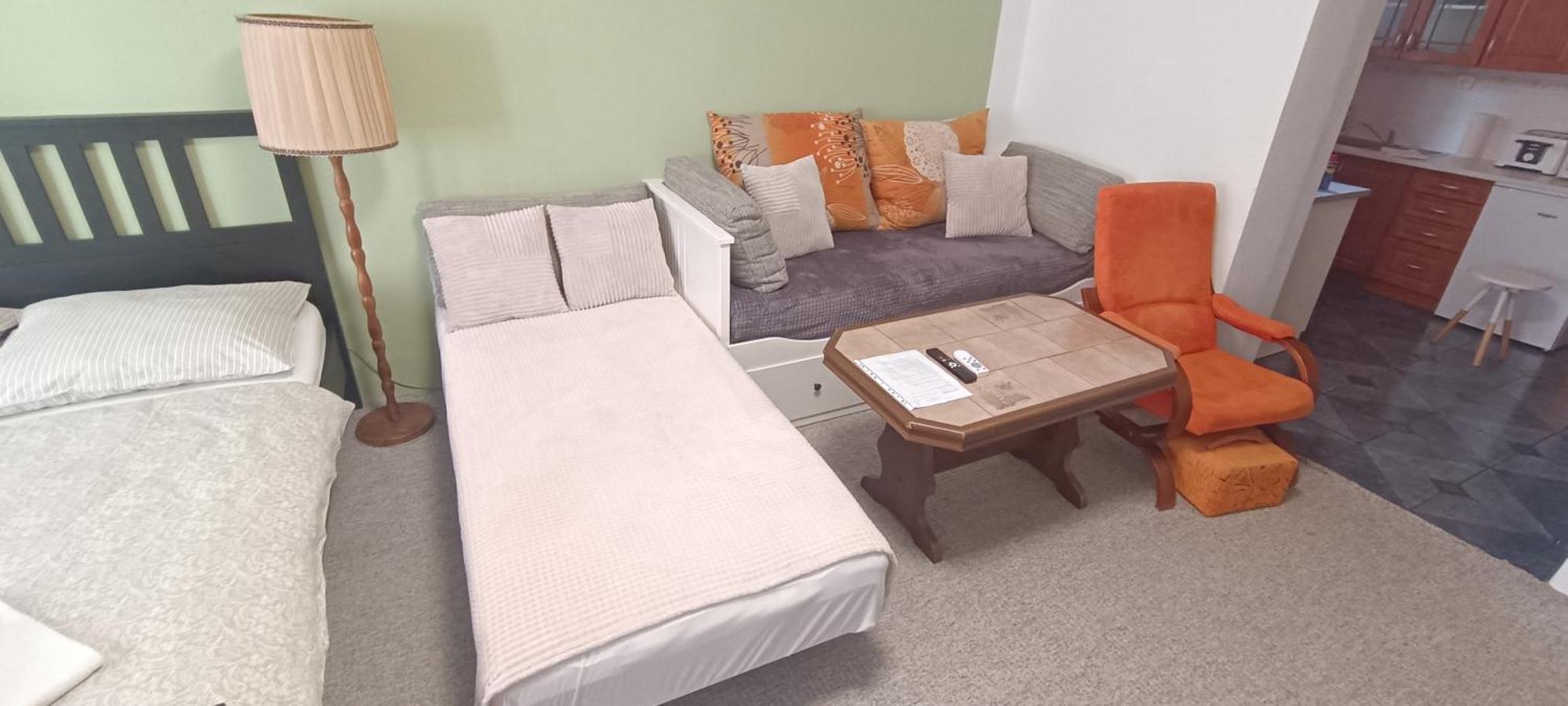 Apartman Horni Slavkov Hodinarstvi Exteriör bild