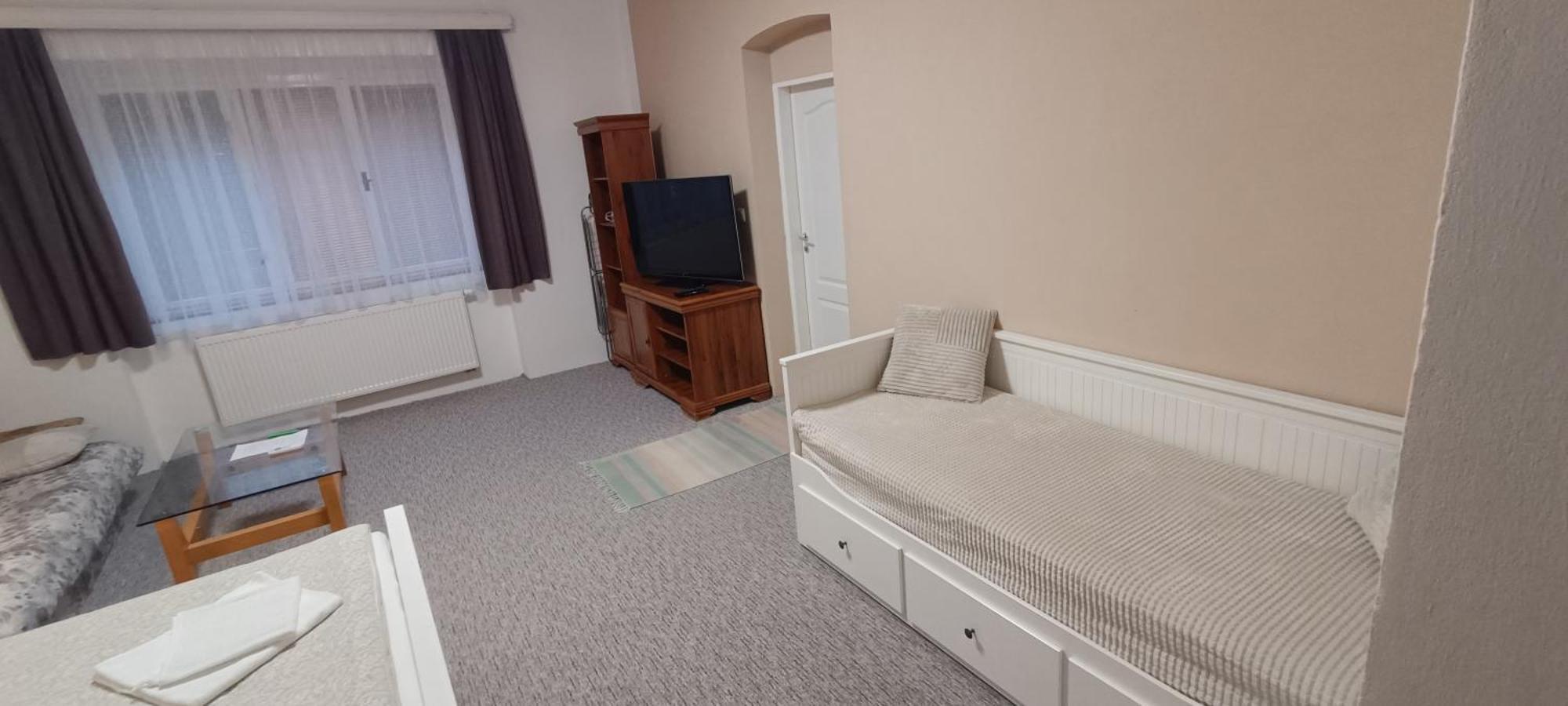 Apartman Horni Slavkov Hodinarstvi Exteriör bild